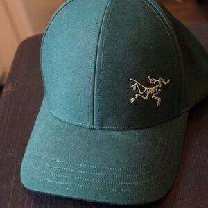 Brand new Green Arc'teryx Hat!